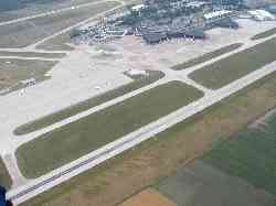 Hannover S�dpiste mit Vorfeld f�r die Gro�en