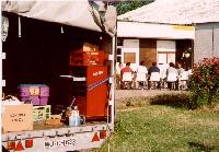 Werkstattwagen vom FlightTeam aus W�rzburg mit Fr�hst�cksrunde in Belleville