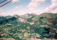 Drachen/Gleitschirmzentrum von Mieussy - heute bei Ostwindlage (au�ergew�hnlich) nat�rlich nichts los