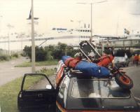 F�hre mit Trike auf dem Dach